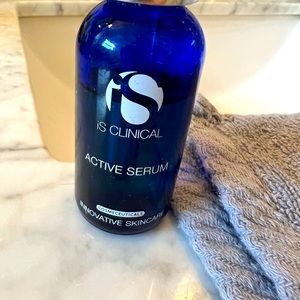 IS Clinical Active Serum 30 ml bottle